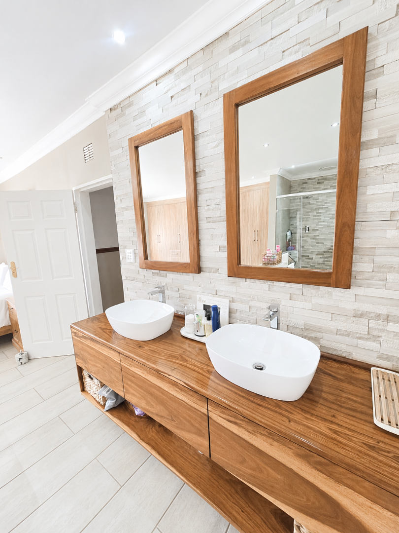5 Bedroom Property for Sale in Flamwood North West